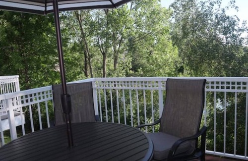 Woodbury House | Beautiful House near the lake