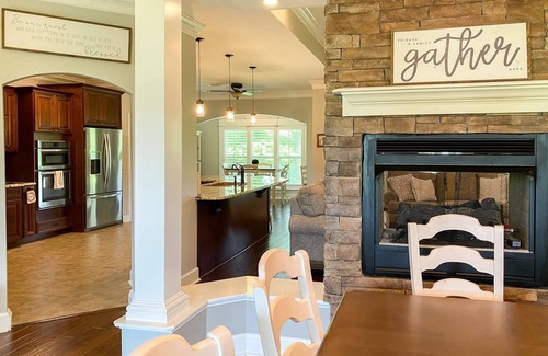 Pangburn House | Beautiful House on the River! Book now for Spring & Summer 2025!