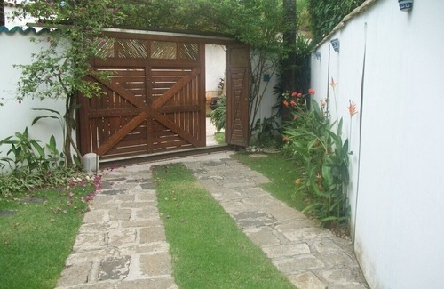 Centro Comercial House | BEAUTIFUL HOUSE WITH AIR CONDITIONING, POOL AND BARBECUE IN PEREQUE - ILHABELA