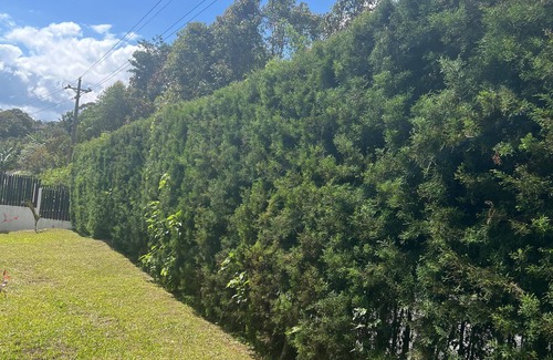 El Penol Ski Chalet | Beautiful House With Views To The Reservoir And Wonderful Waterfalls.