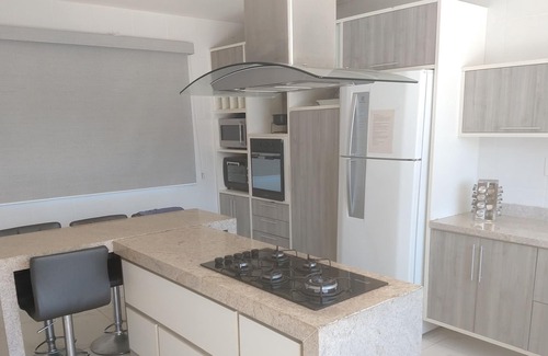 Camburi House | Beautiful house with pool and barbecue