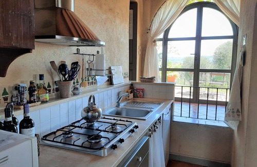 San Giovanni d'Asso Villa | Beautiful private villa with WIFI, private pool, A/C, TV, patio, panoramic view, close to Montalcino