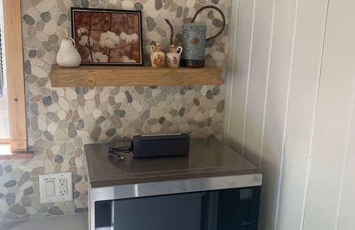 Mid America House | Beautiful Lake Escape