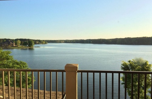 Lake Oconee Condo | Beautiful lake front and golf course views from this 3BR/3BA penthouse condo