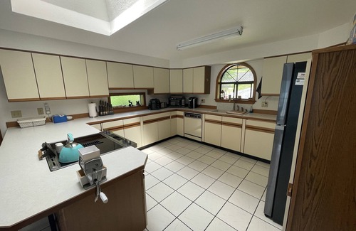 Bayview House | Beautiful Lake Front Property