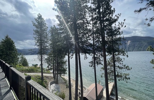 Bayview House | Beautiful Lake Front Property