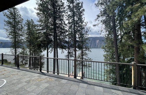 Bayview House | Beautiful Lake Front Property