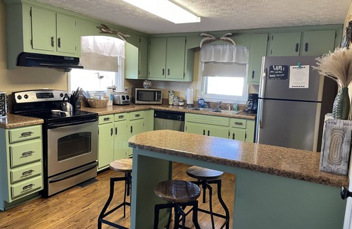 Dandridge House | Beautiful Lake Front Home overlooking Lake Douglas with Golf Cart!