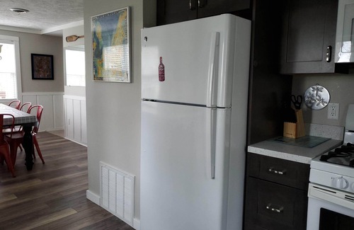 Traverse City Cottage | Beautiful Lake Leelanau, Minutes to Traverse City and all of Leelanau County
