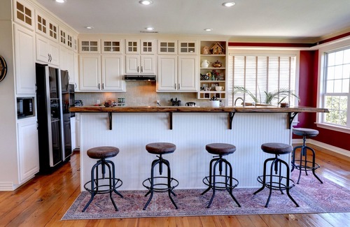 Springdale Cottage | Beautiful Lake Views And Close To Everything Northwest Arkansas Has To Offer