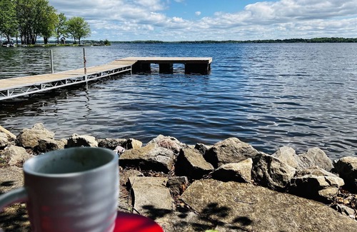 Bobcaygeon Cottage | Beautiful Lakefront Home!