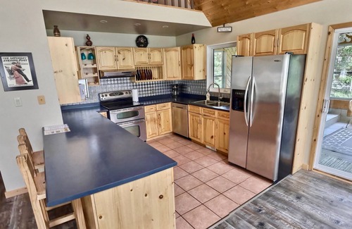 Arnes House | Beautiful Lakefront "A" Frame With Hot Tub, 2 for 3 Nights Jan/Feb Weekends!