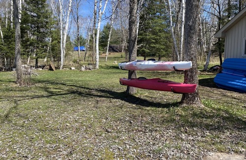 Magnetawan Cottage | Beautiful lakefront cottage with private dock