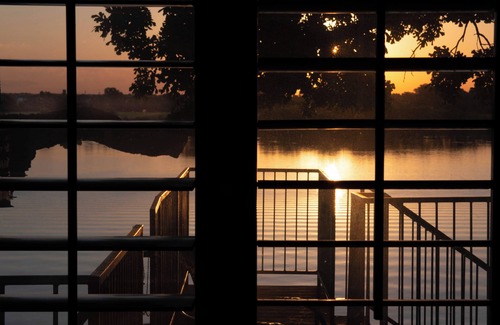 Granbury House | Beautiful lakefront property minutes away from the beautiful downtown square.