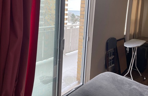 Long Branch Apartment | Beautiful Lakeshore Studio