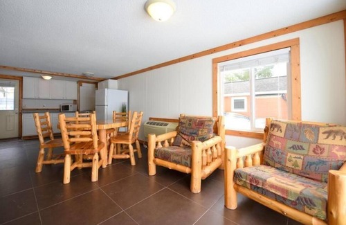 Brainerd Cabin | Beautiful lakeside 2 Bedroom cabin on private lake (Cabin#4)