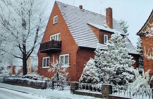 Warnemuende Apartment | Beautiful large, bright apartment in a quiet, green location close to the beach.