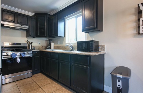 Los Angeles Apartment | Beautiful large Home. Just a few minutes from DTLA