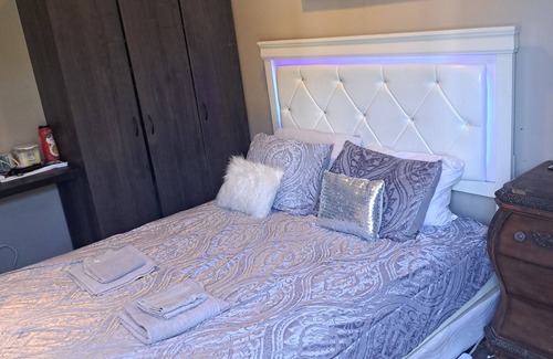 Hunt Club Cabin | Beautiful lodge. All private court yard