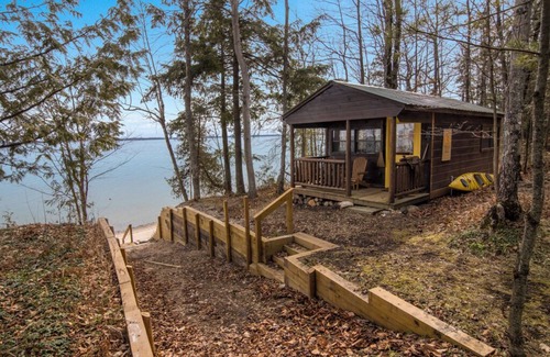 Traverse City Cabin | Beautiful log cabin with private East Bay frontage on Old Mission Peninsula
