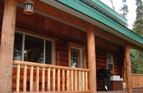 Sterling Cabin | Beautiful Log Cabin Retreat. Access Kenai River/Bings Landing State Park