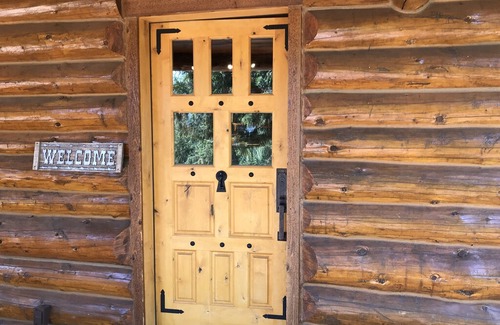 Post Falls Cabin | Beautiful Log Cabin with views of Hauser Lake