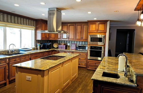 Lake Wohlford House | Beautiful luxurious house looking at canyon and mountains, gorgeous sunset.