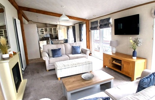 Skegness Cabin | Beautiful Luxury 2 Bedroom Lodge at Southview Holiday Park, Skegness