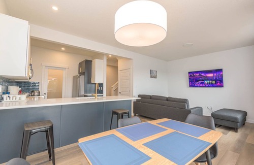 Southwest Edmonton House | Beautiful Luxury Home