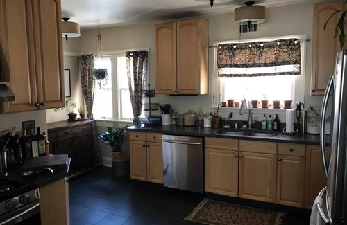 Shorewood House | Beautiful Luxury Suite A of Shorewood Home