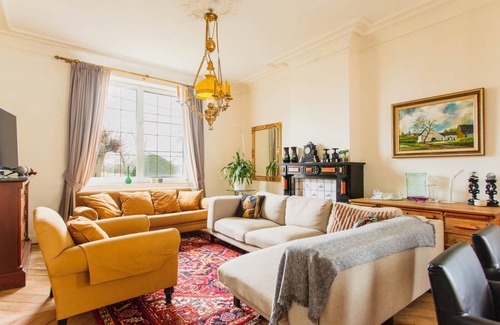 Bilzen Villa | Beautiful mansion with swimmingpool and jacuzzi