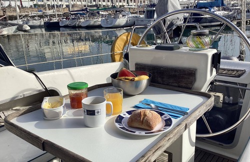 Lisbon Boat Rental | Beautiful maxi 34 sailboat