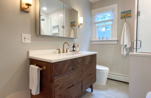 Blackstone Apartment | Beautiful, Modern First Floor Apt w/Backyard near Brown