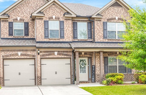 Loganville House | Beautiful Modern Luxury Oasis