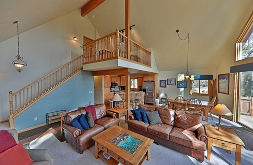 Grand Country Estates House | Beautiful Mountain Lodge-Ski,Hike,Bike,Relax-We Are Close to it All!