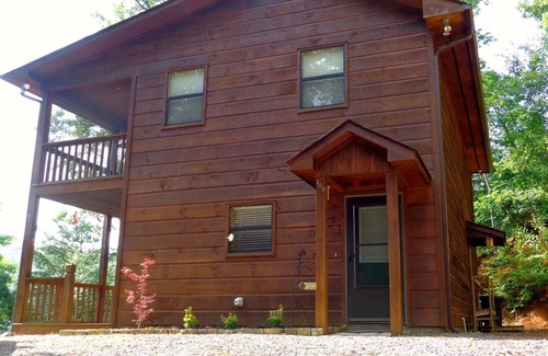 Hiawassee Cabin | Beautiful Mountain Views Amid Wine Country-Hot Tub