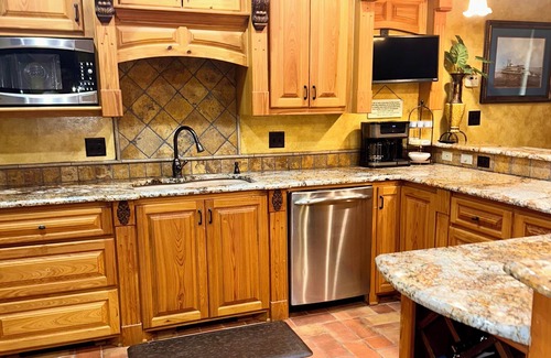 Natchez Condo | Beautiful Natchez Condo one block from the Mississippi River that offers it all.