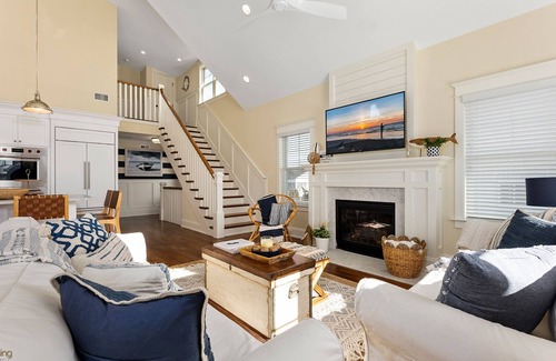 Avalon House | Beautiful new home, professionally decorated with pool close to town and beach
