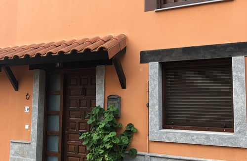 Colombres House | Beautiful new house in Colombres with porch and garden
