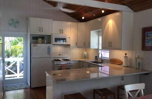 Hope Town House | Beautiful Newly Renovated Beach House - 2 bed 2 bath