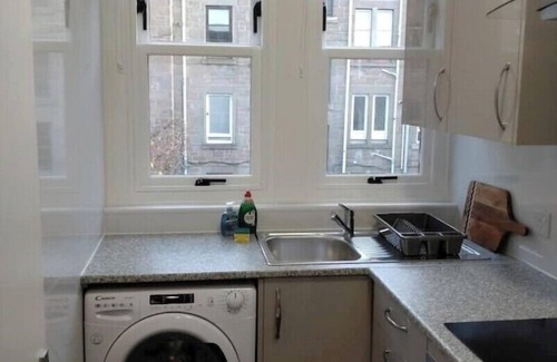 Dundee Apartment | Beautiful newly renovated flat in the outskirts of the city centre