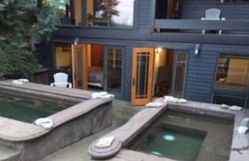 Seattle Metro Area House | Beautiful Oasis in Seattle's Seward Park