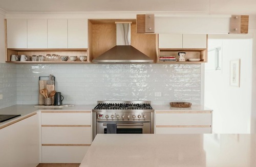 Port Fairy House | Beautiful Ocean Front family holiday home. Pets upon application to owner.