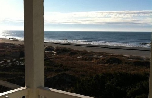 Sea Dreams Cottage | Beautiful Oceanfront Home with Pool and Elevator - Non-Smoking and no pets