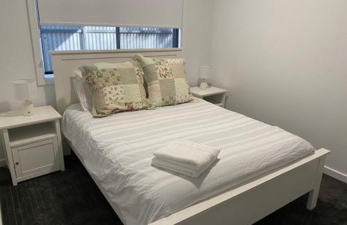 Wagga Wagga House | Beautiful On Broad in Central