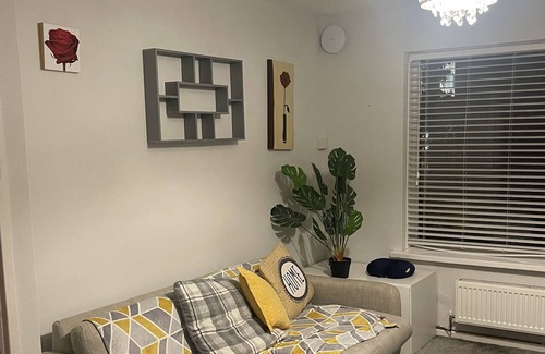 Llanishen Apartment | Beautiful one bed apartment in Cardiff good links