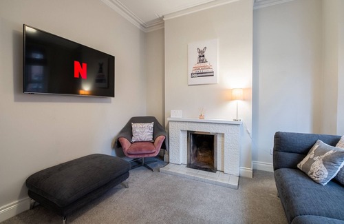 Belfast House | Beautiful Ormeau Park Home - Perfect for Belsonic in June & Central City Breaks