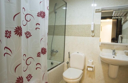 Al Barsha 1 House | Beautiful Partition Room in Al barsha 1 Near Metro