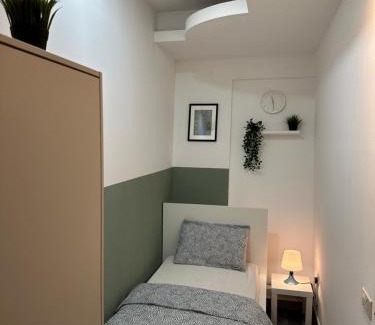 Al Barsha 1 House | Beautiful Partition Room in Al barsha 1 Near Metro