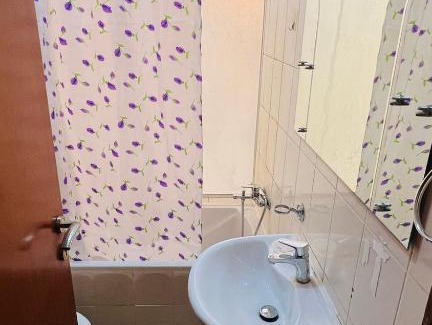 Barsha Heights House | Beautiful Partition Strip Room in Barsha Heights